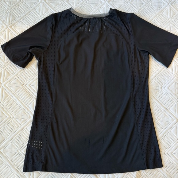 Callidae Tech Performance V-Neck Short Sleeve Top Size L In Black - Picture 7 of 9
